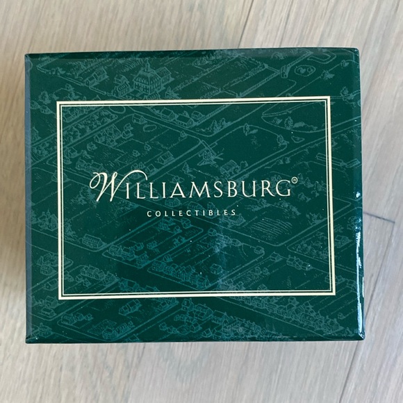 Williamsburg Couple Attending Governor's Ball - Lang and Wise - Picture 3 of 7